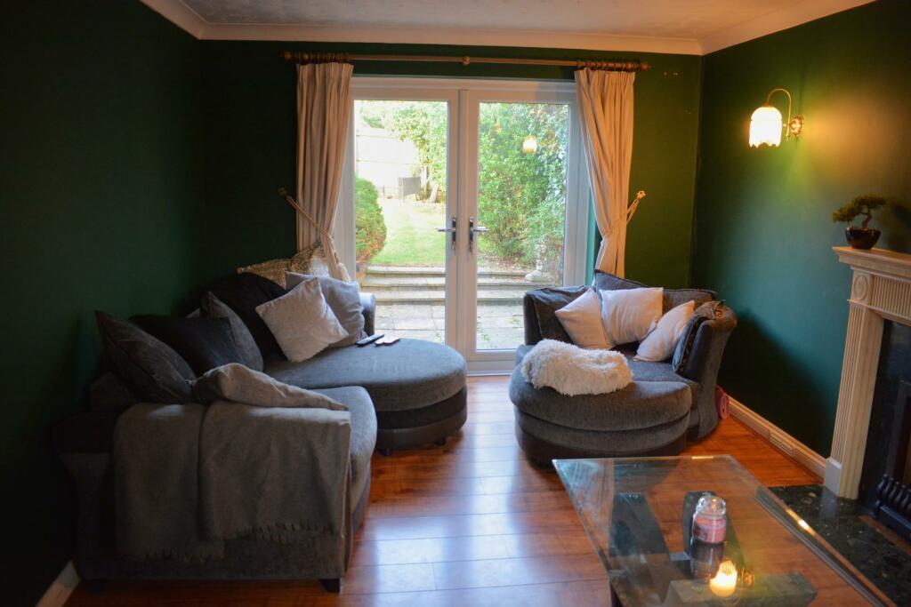 Lounge Alt 3.jpg