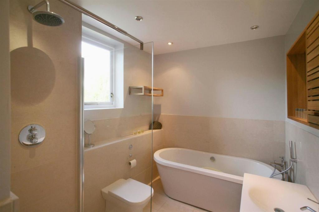 En Suite Bathroom 1