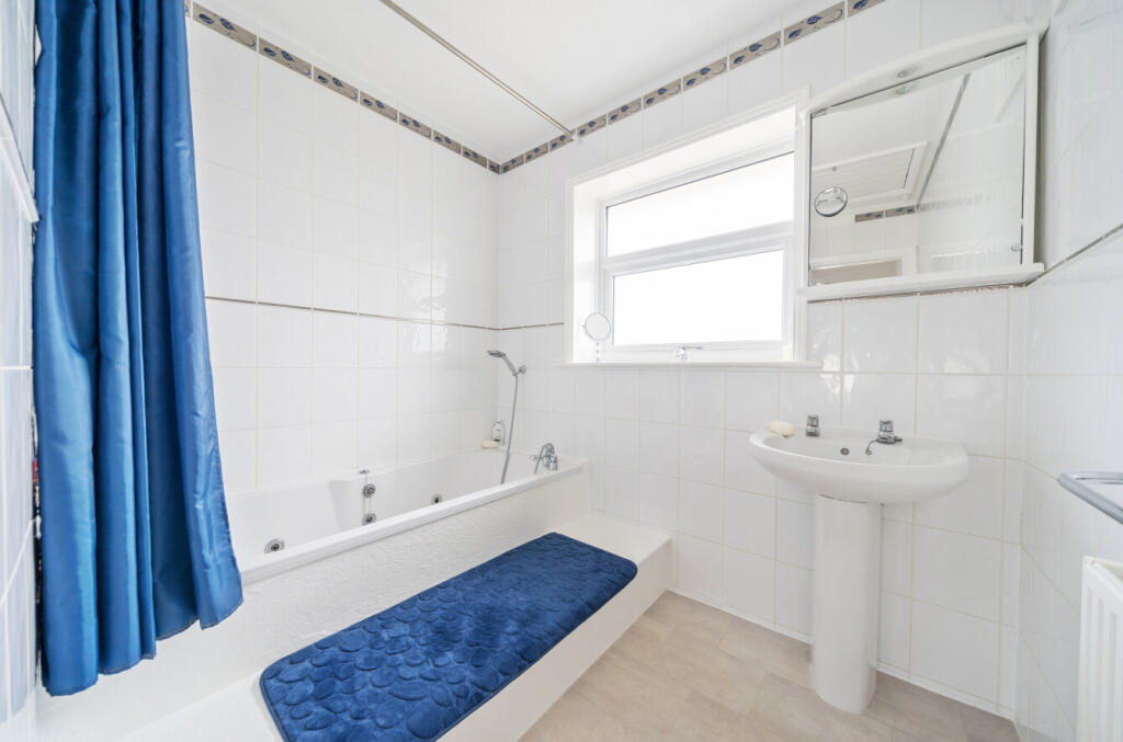 1342299-7-68a59db...