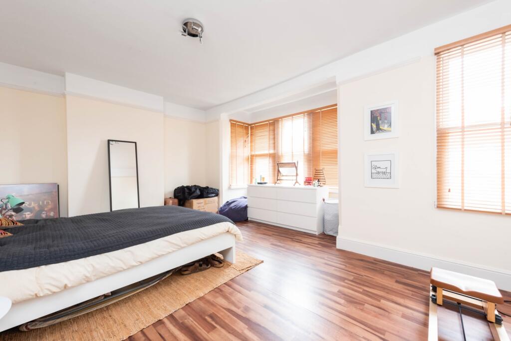 86 Divinity Road High-13