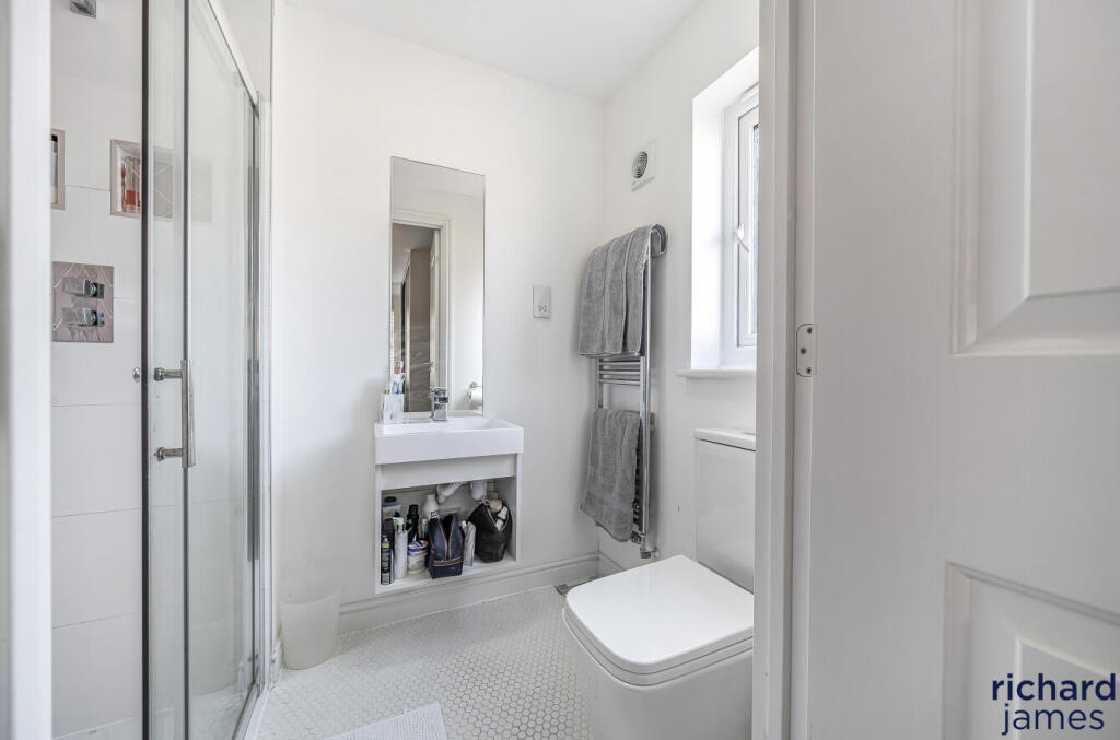 5ce5691e-1839-495...