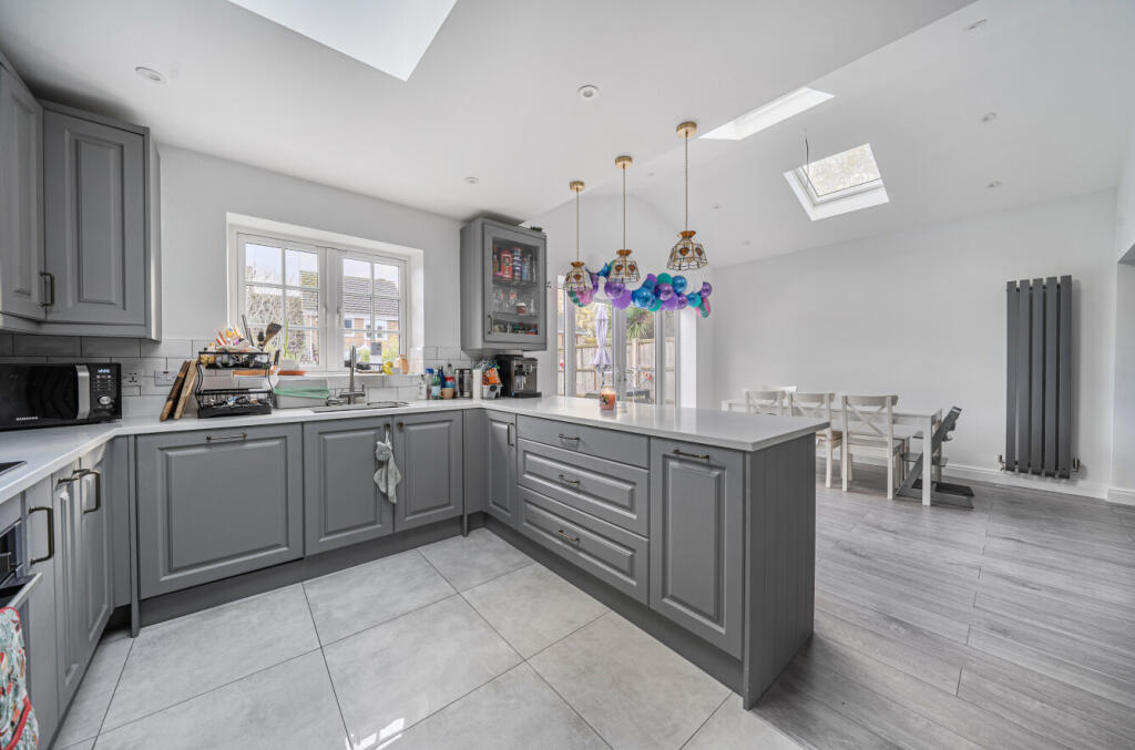 1386263-12-692f12...