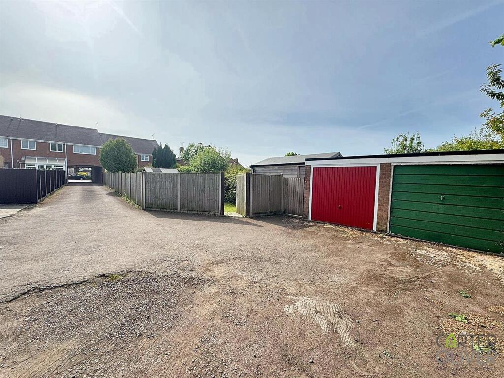 GATED DRIVEWAY/GARAGE