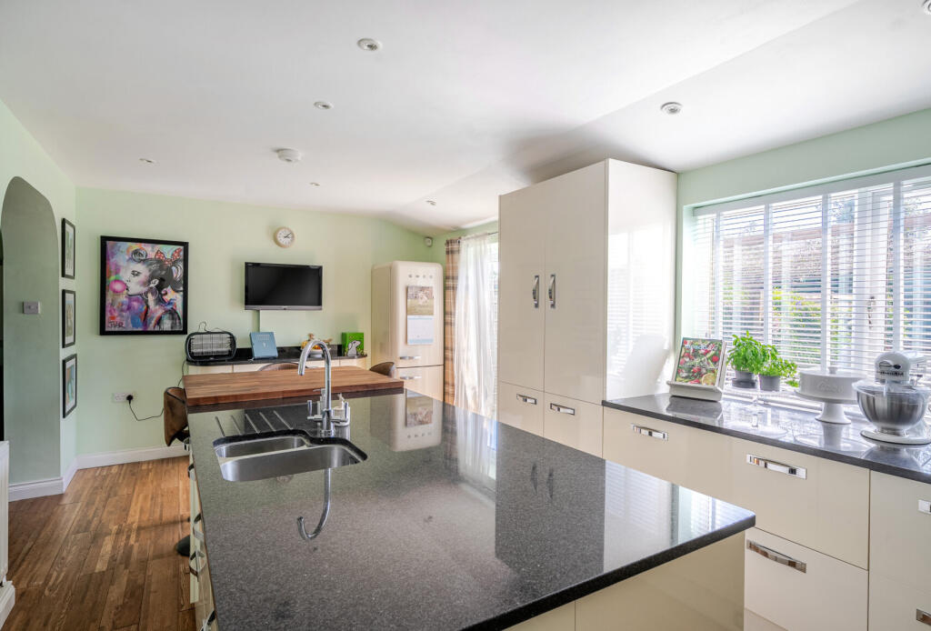 1295194-20-682607...