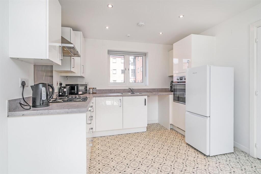 78 Newman Square_9.jpg