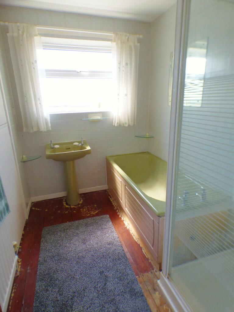 Bath/Shower Room