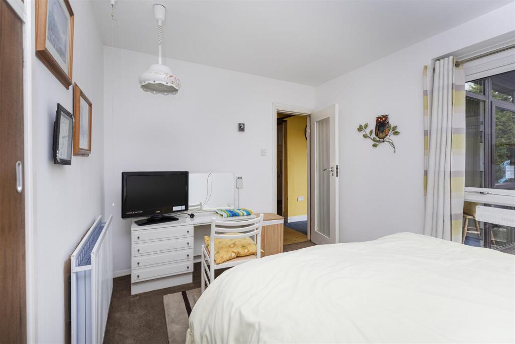 Bramleys Estate Agents - Pinfold Lane - Fixby (15)
