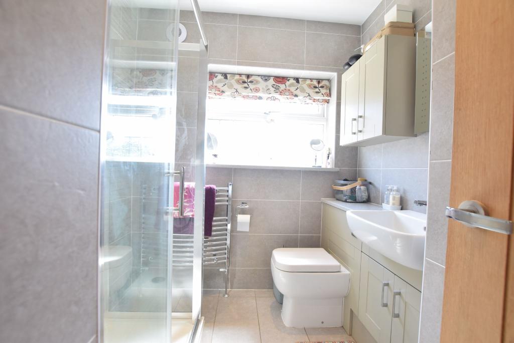 GROUND FLOOR SHOWER ROOM
