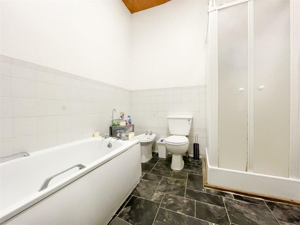 16 ASHGATE-8.jpg