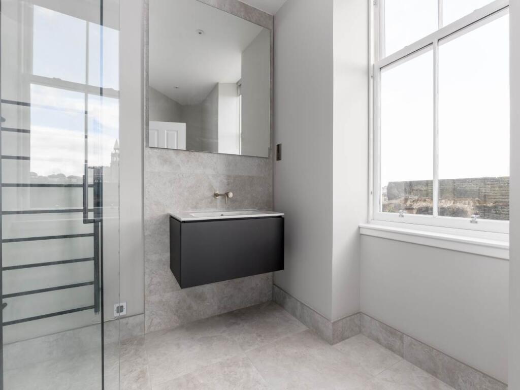 65260_MelvilleCres01