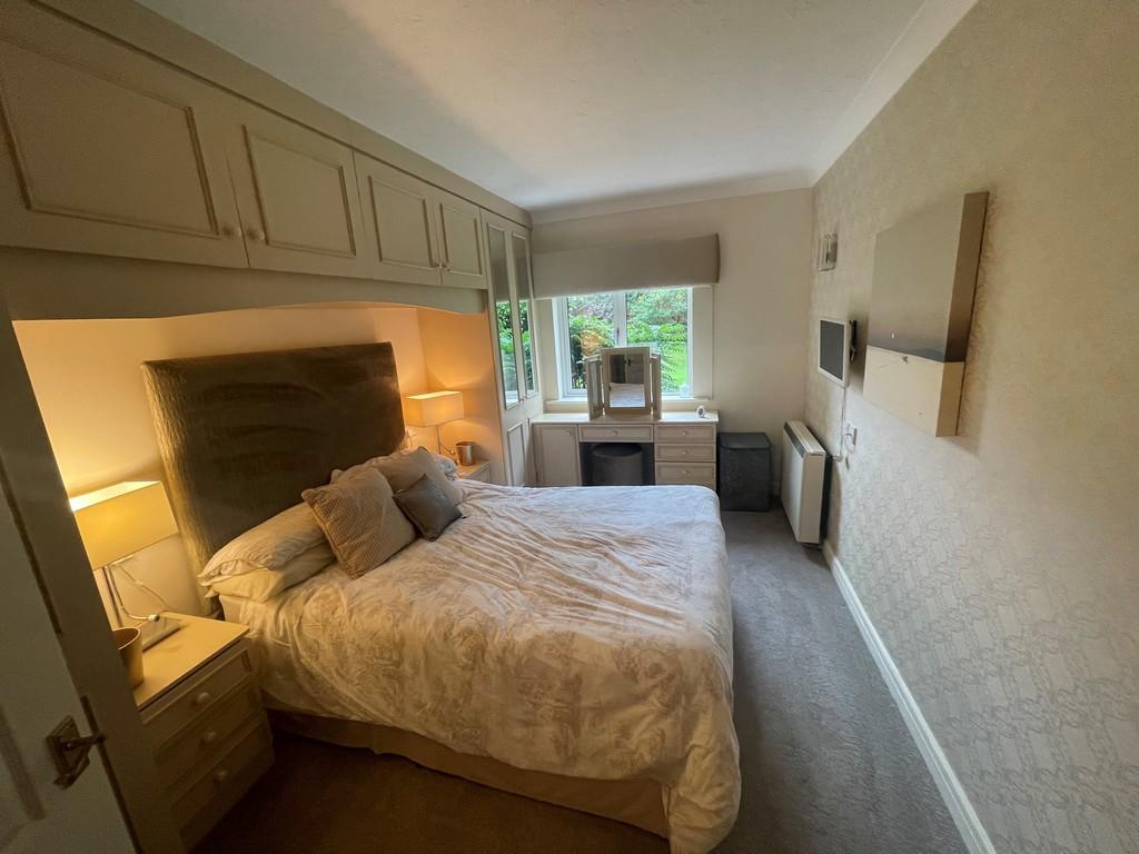 Good Size Bedroom