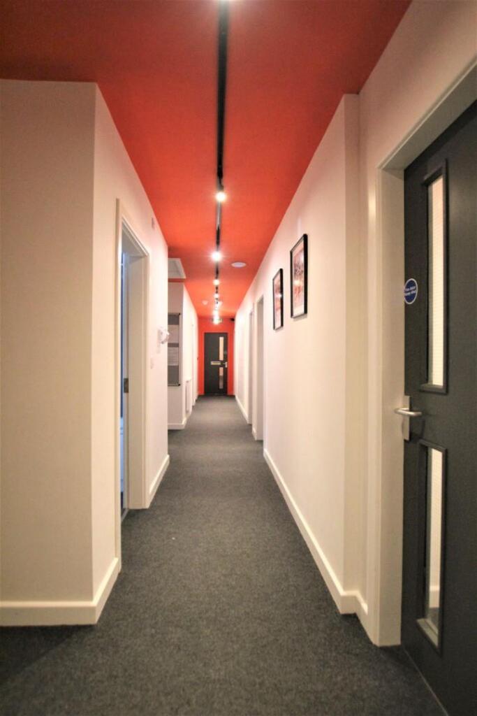 flat 3 corridor.JPG