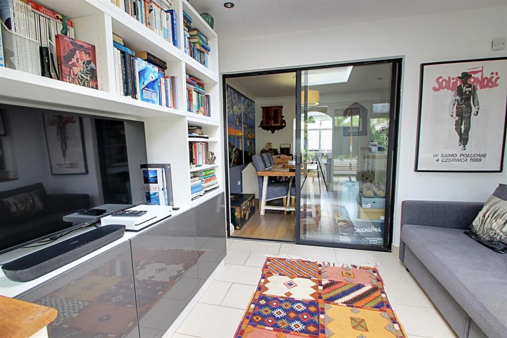 Family Room 1.jpg