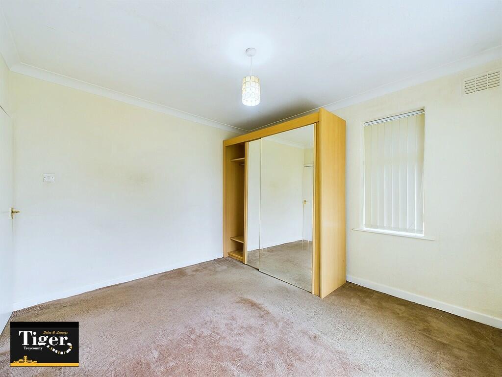 CAM02176G0-PR0356...