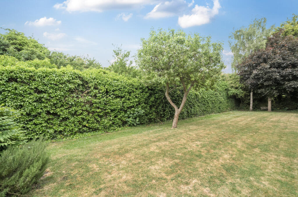 1293699-29-682af1...