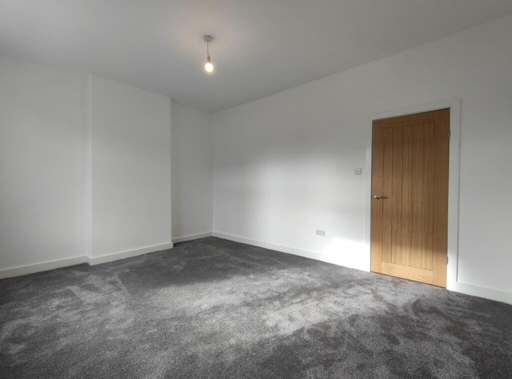 Main Bedroom Aspect 2