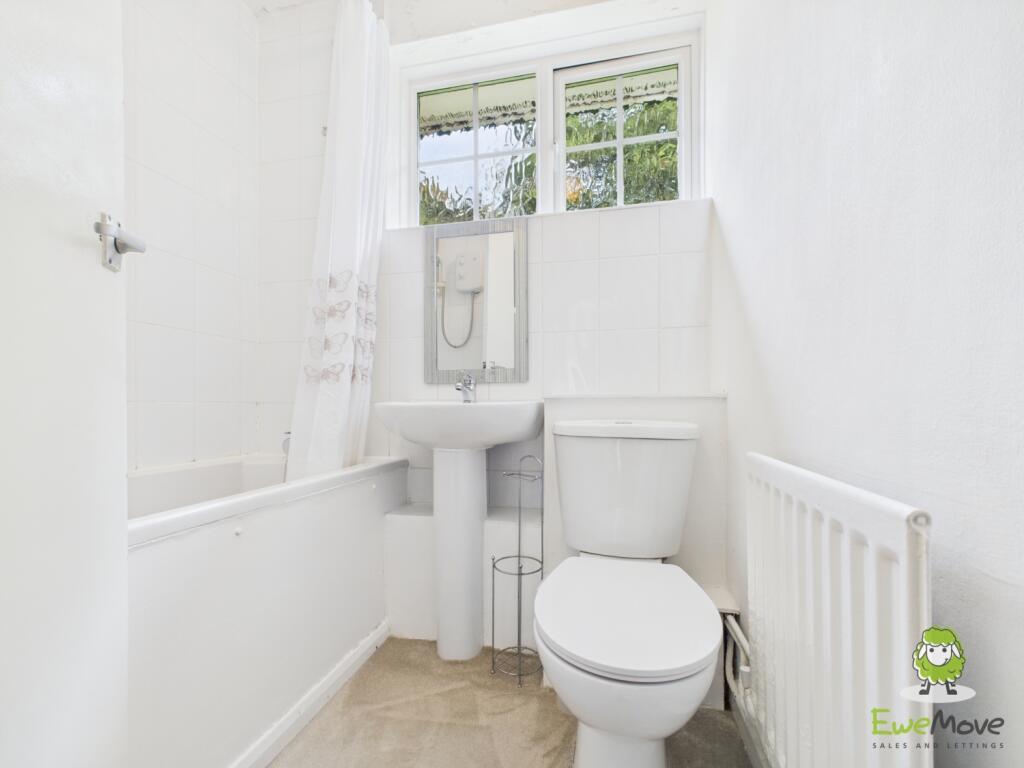 Ewemove Basingstoke Devonshire Place Bathroom