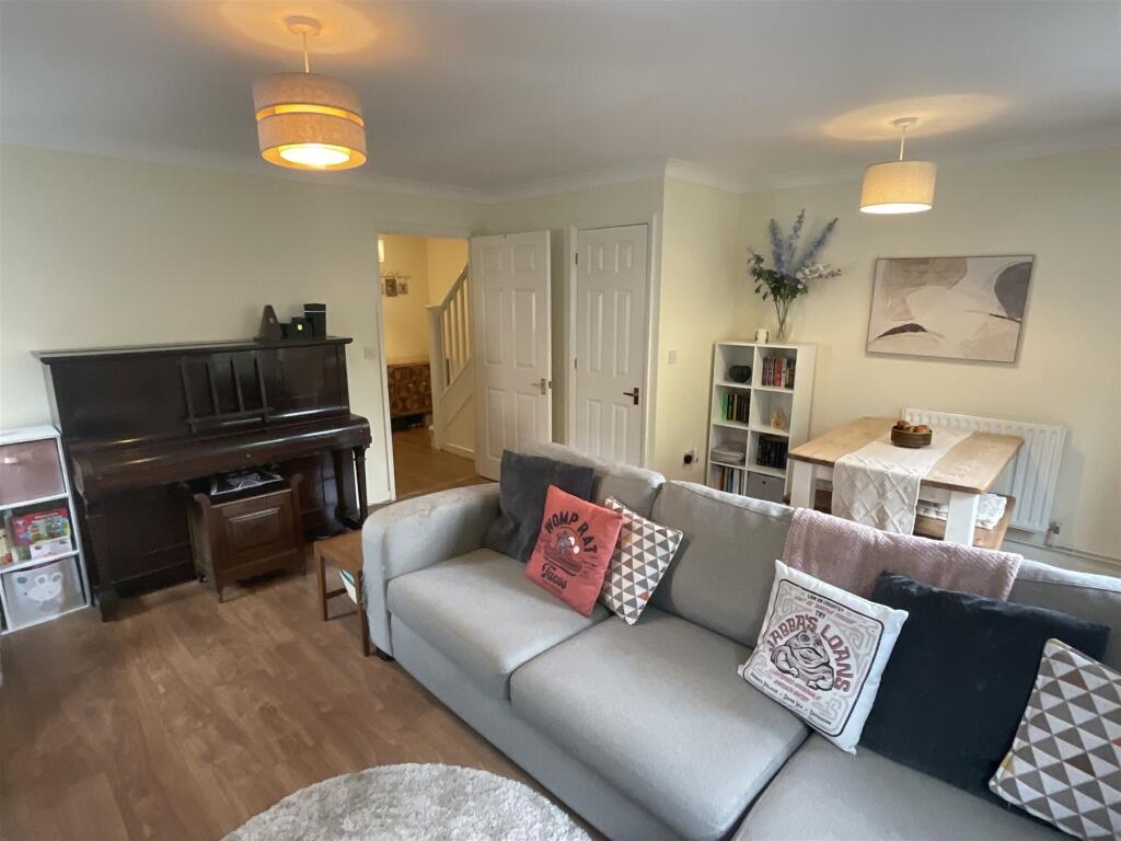 Lounge / Dining Room