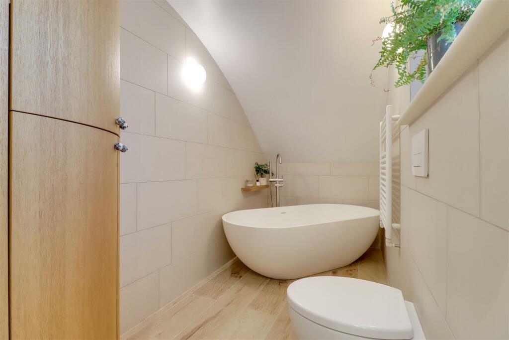 ENSUITE 2.jpg