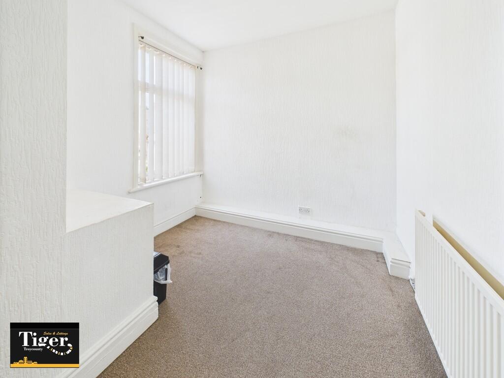 CAM02176G0-PR0668...