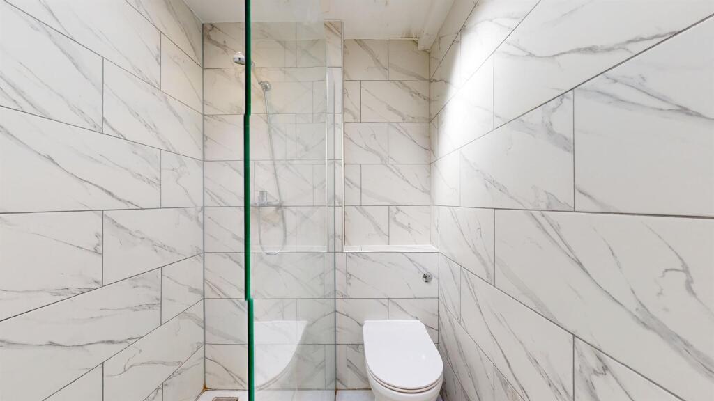 bathroom1.jpg