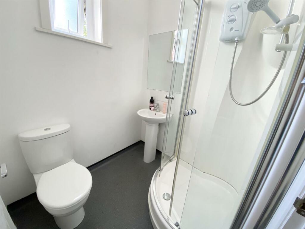 46AG shower 2 large 1700px wide.jpg