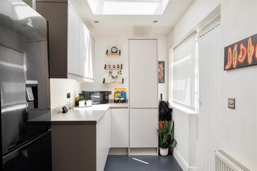 Chingford Avenue E4