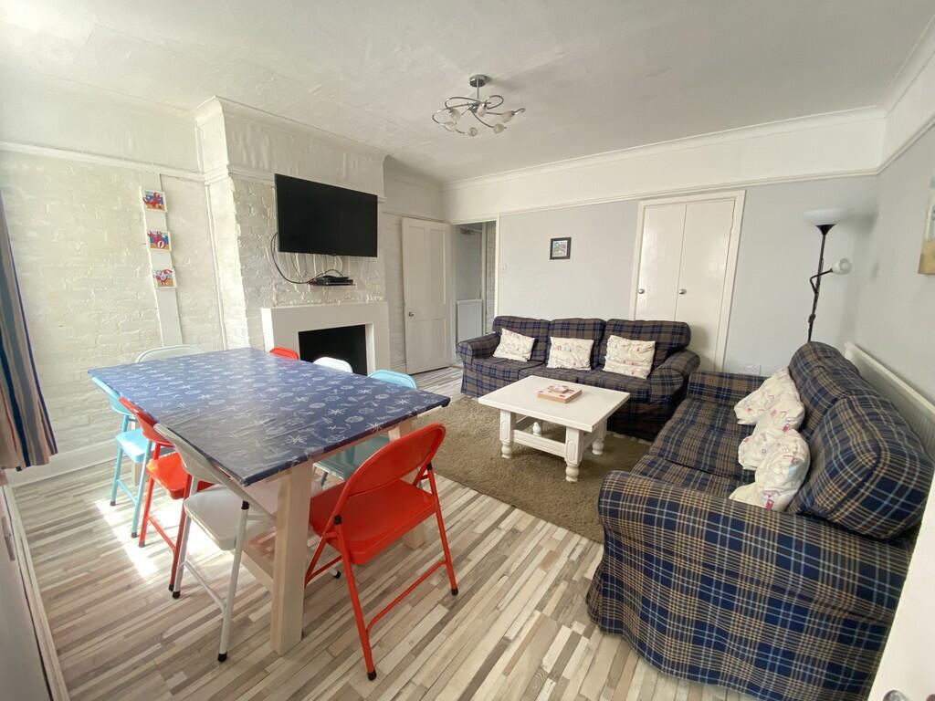 Living/dining roo...