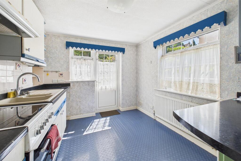 10 Sanctuary Gardens, Sneyd Park, Bristol BS9 1QR 