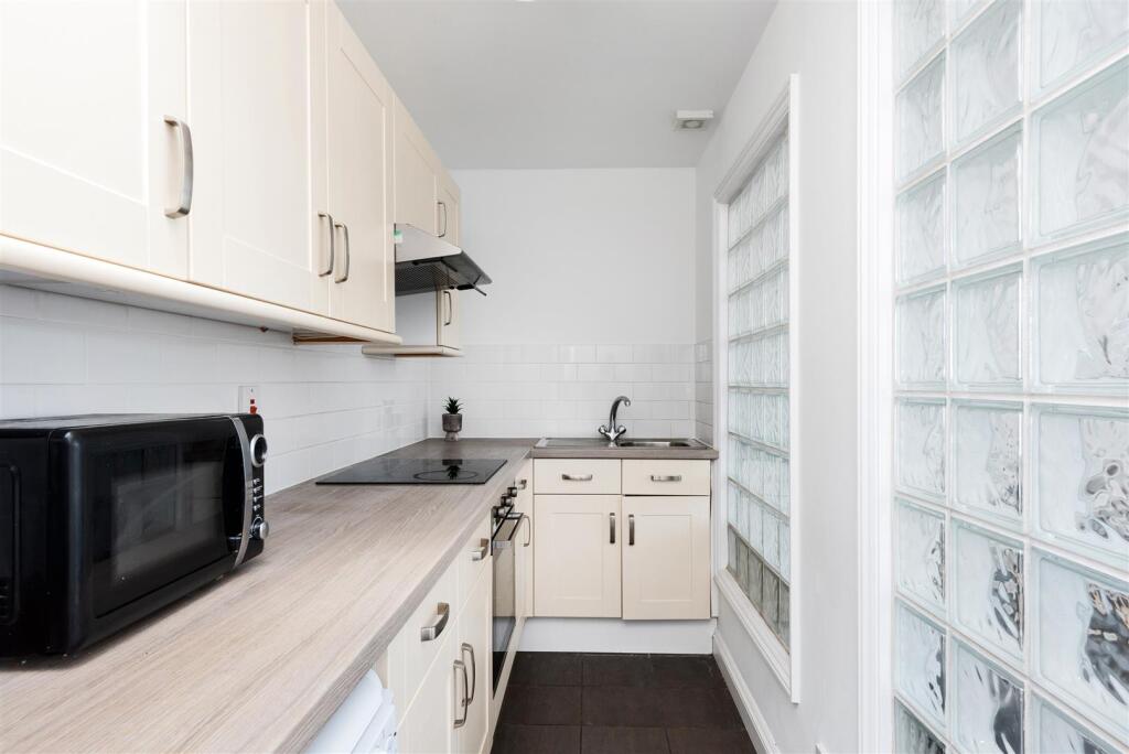 Flat 5, 13 Charlotte Street, Bristol BS1 5PP-11.jp