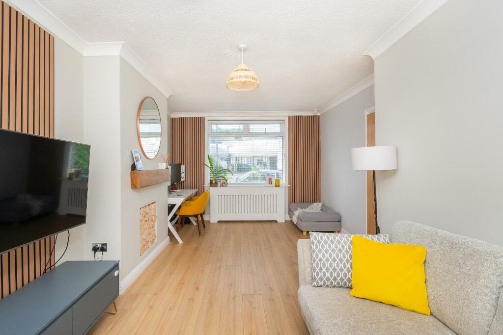 S7L6LBR - Living Room A.jpg