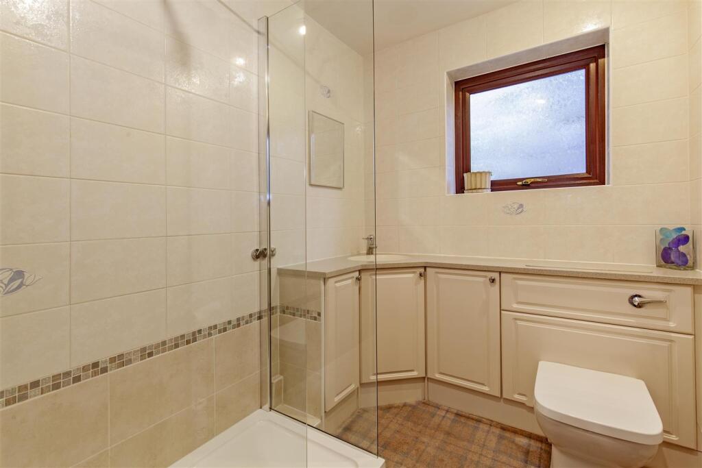 Shower Room-1.jpg