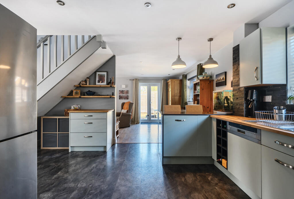 1329829-20-6887a8...