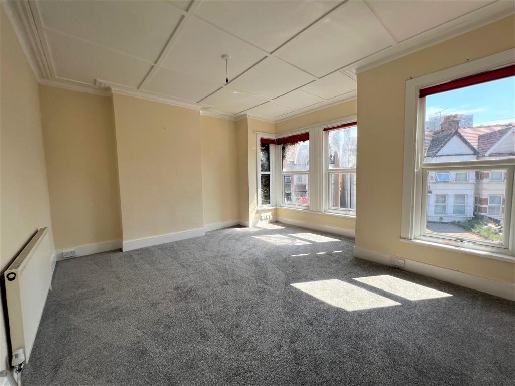 Bedroom 5.jpg