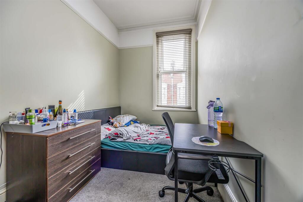 59 Waverley Road, Southsea-Small-PorticoMarketing-