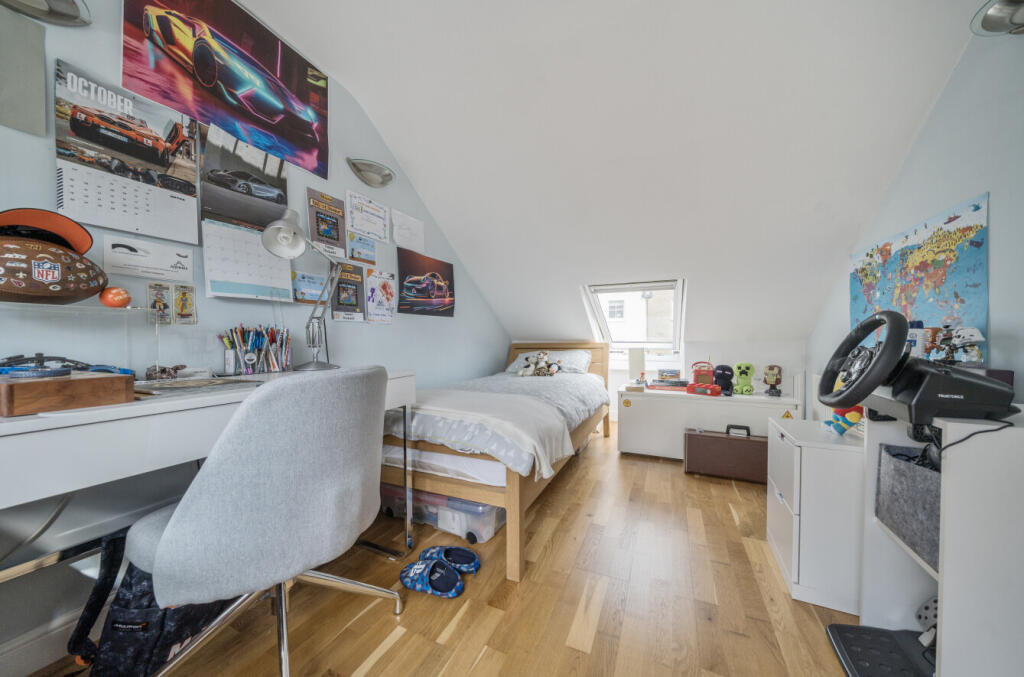 1360539-9-68de79a...