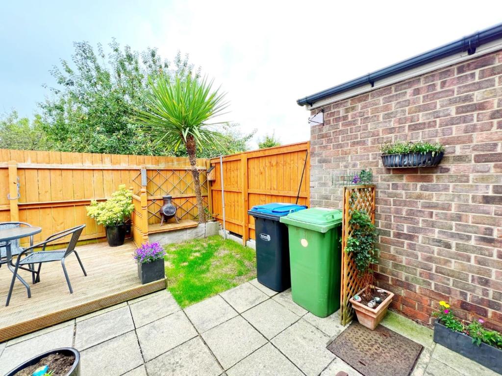 Garden 2.jpg
