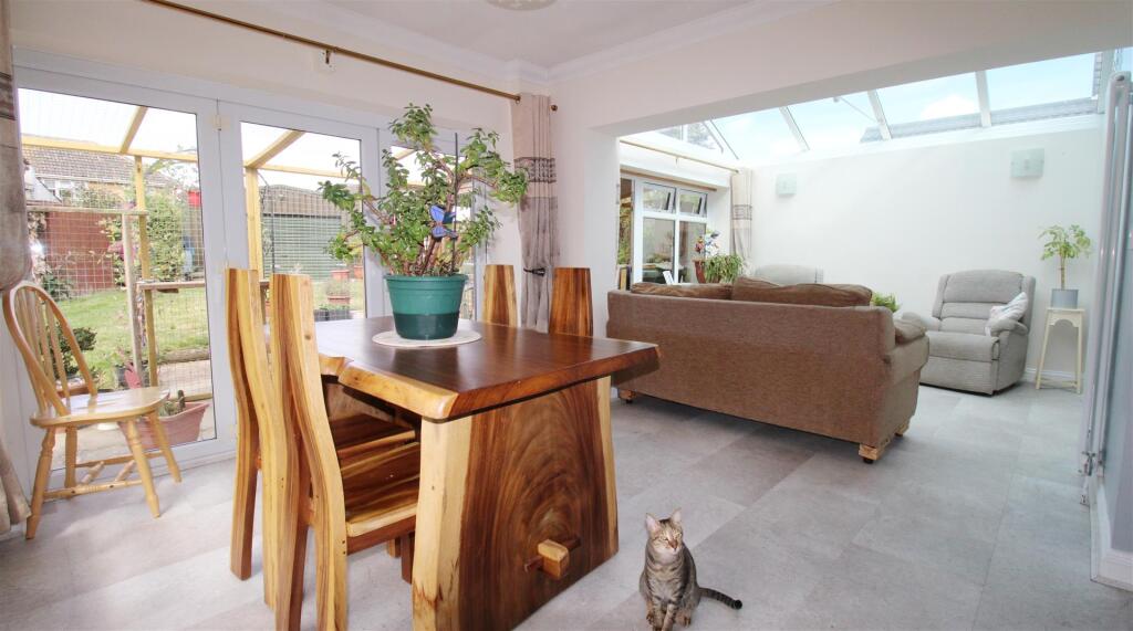 Dining Room / Sun Room
