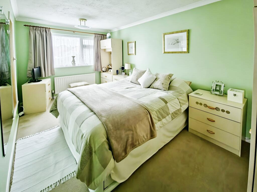 85d125b0-21b34fb8a9918061450d439f8a7051075850c640_thmb_lg