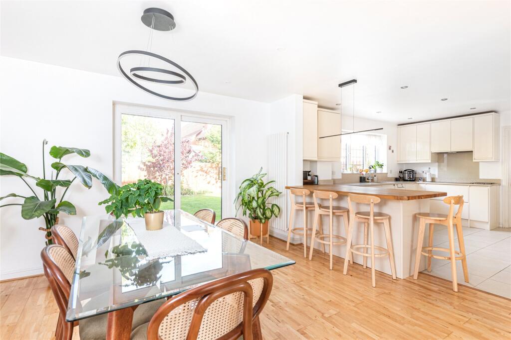 Kitchen/Breakfast Rm