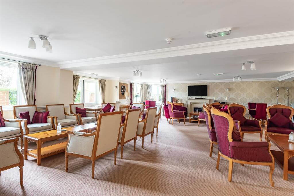 Owners Lounge.jpg