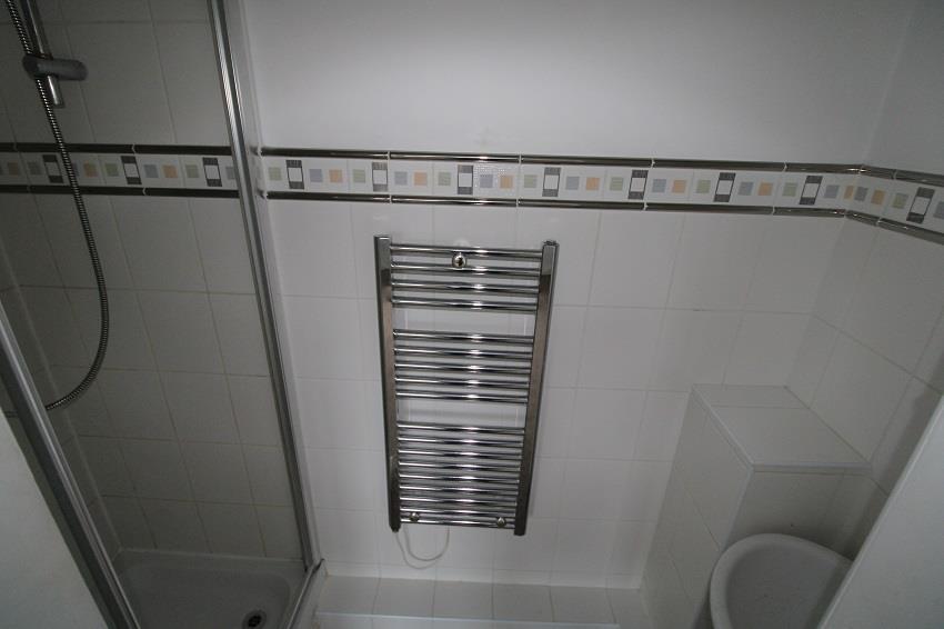 SHOWER ENSUITE.jpg