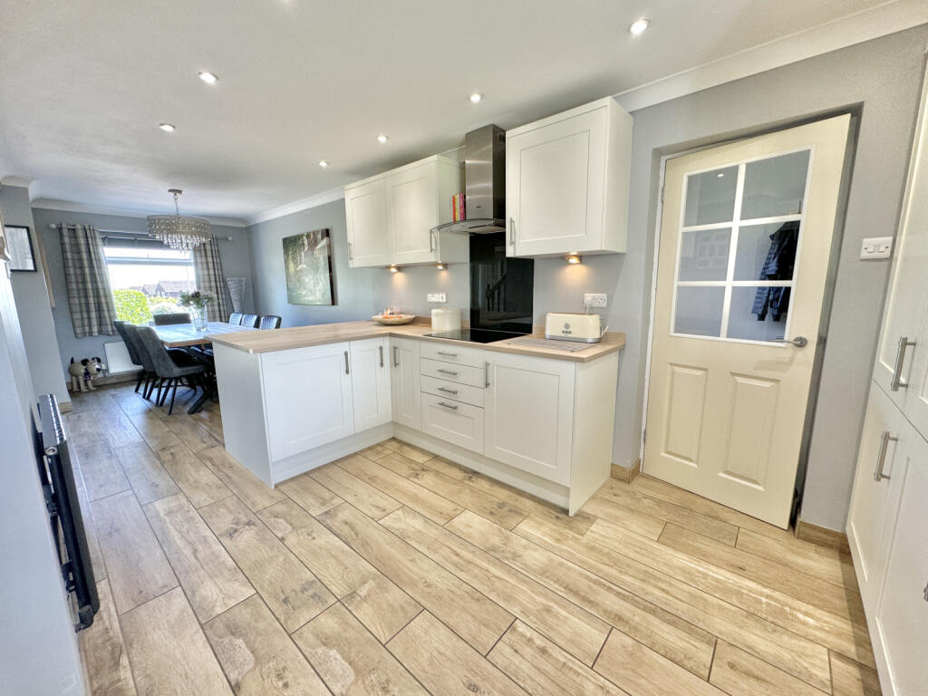 Kitchen / Dining Room