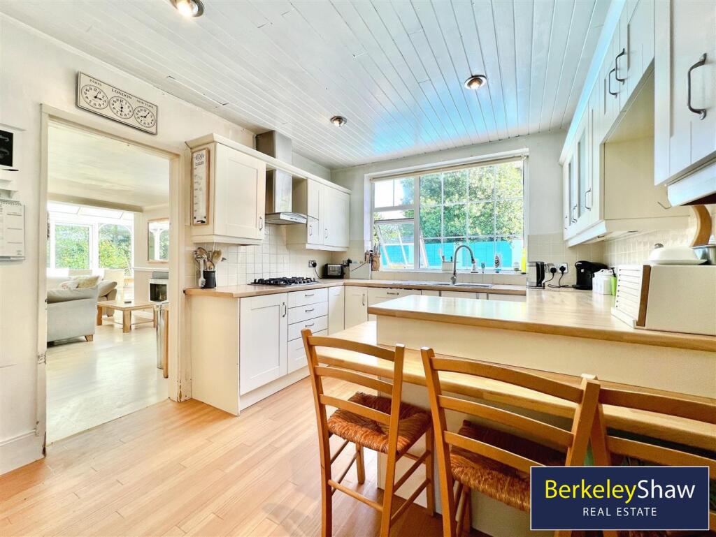 7522ddd4--4490-9B9A-12DAD1CDBB5B-98947-00000D32A27