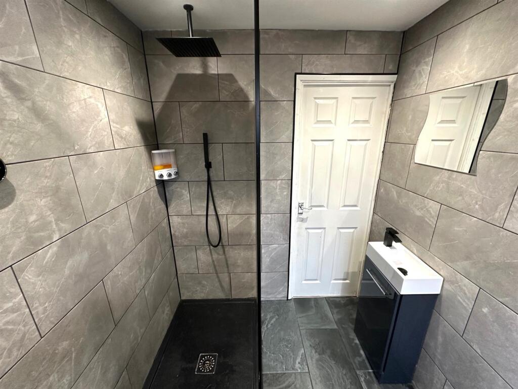 shower 2.jpg