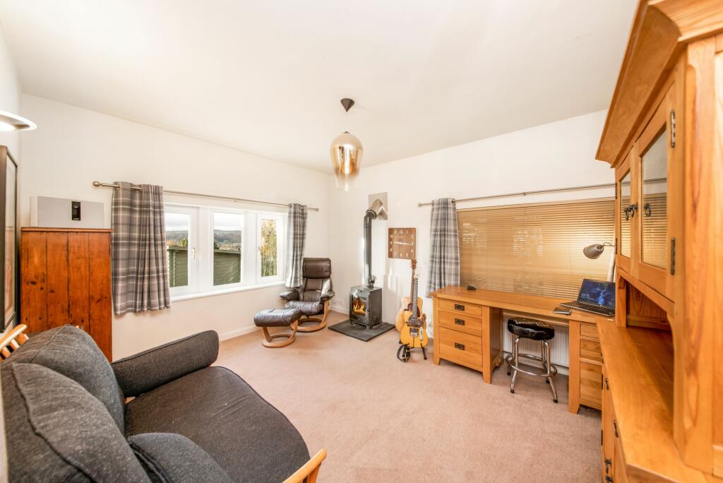 BEDROOM THREE / HOME OFFICE