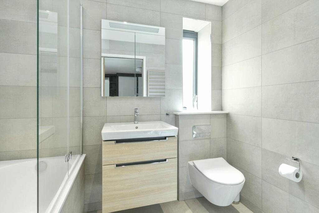 En Suite Bathroom