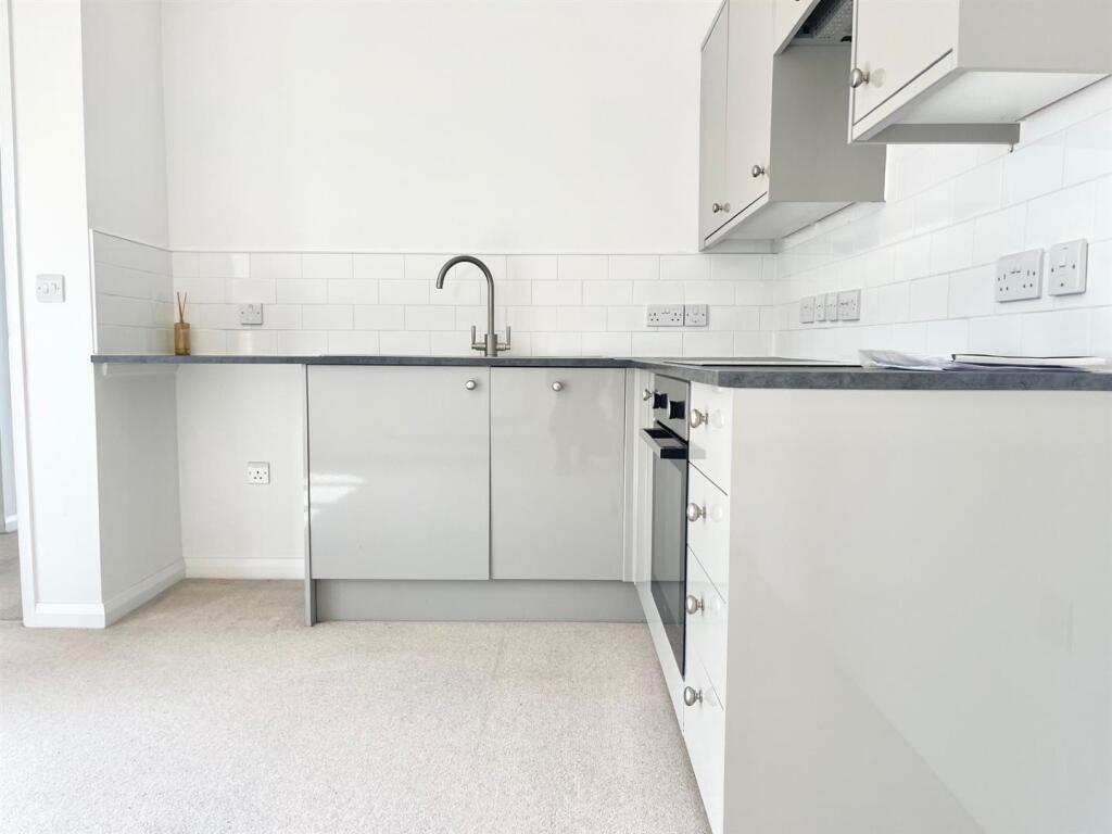 Kitchen (2).jpg