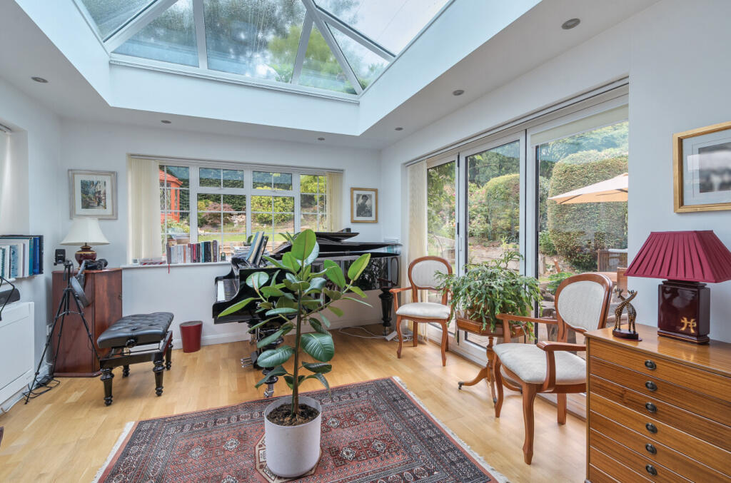 1334827-12-68946b...