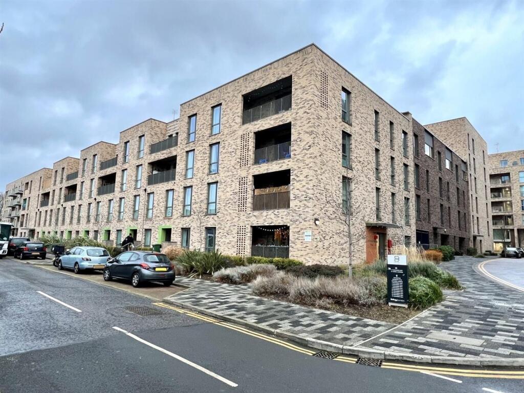 1 Bedroom, New Building, E6 For Sale by Barrain Lo